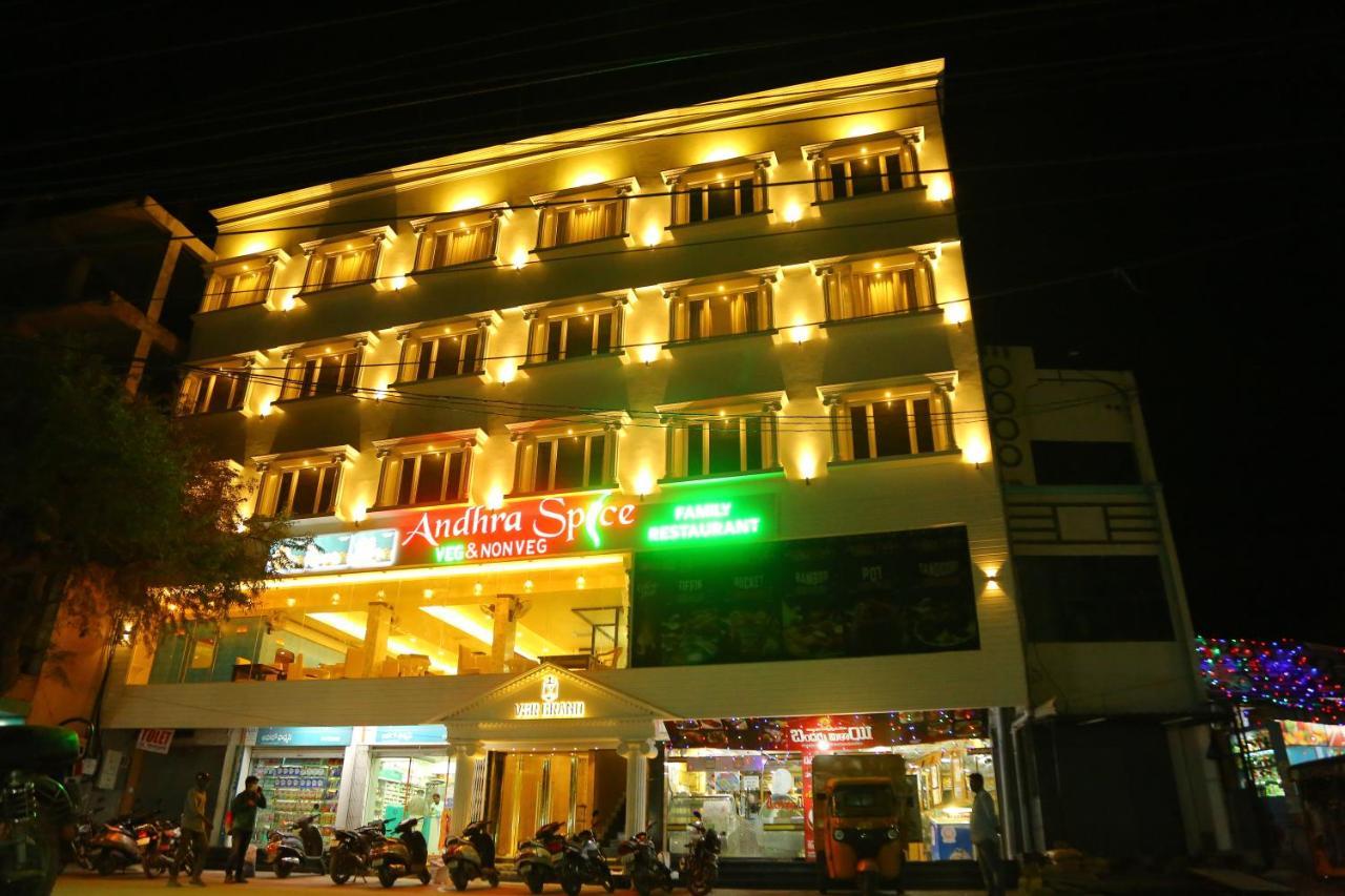 Готель Vsr Grand Madanapalle Екстер'єр фото